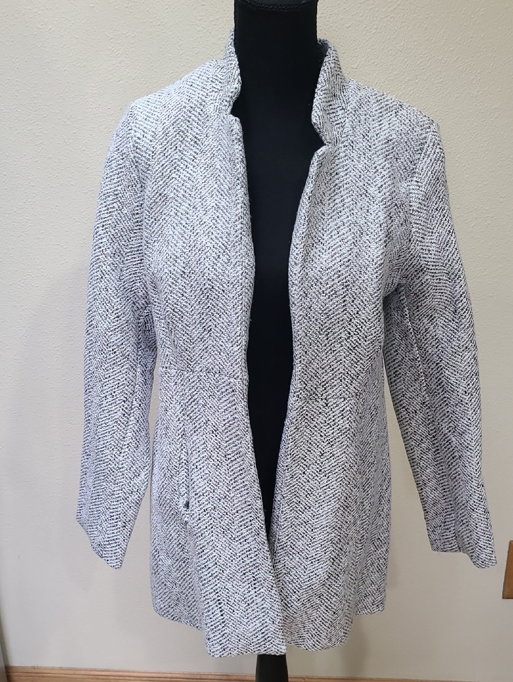 Textured Open-Front Gray Jacket